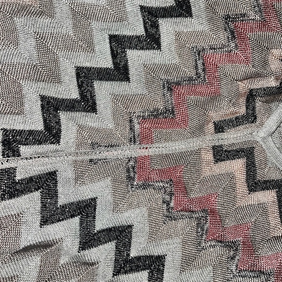 White House Black Market Chevron Long Sleeve in Pink, Black, and Cream - Picture 4 of 13